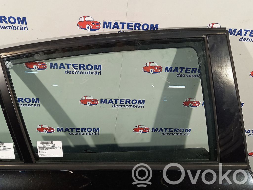 BMW 1 E81 E87 Rear door window glass 