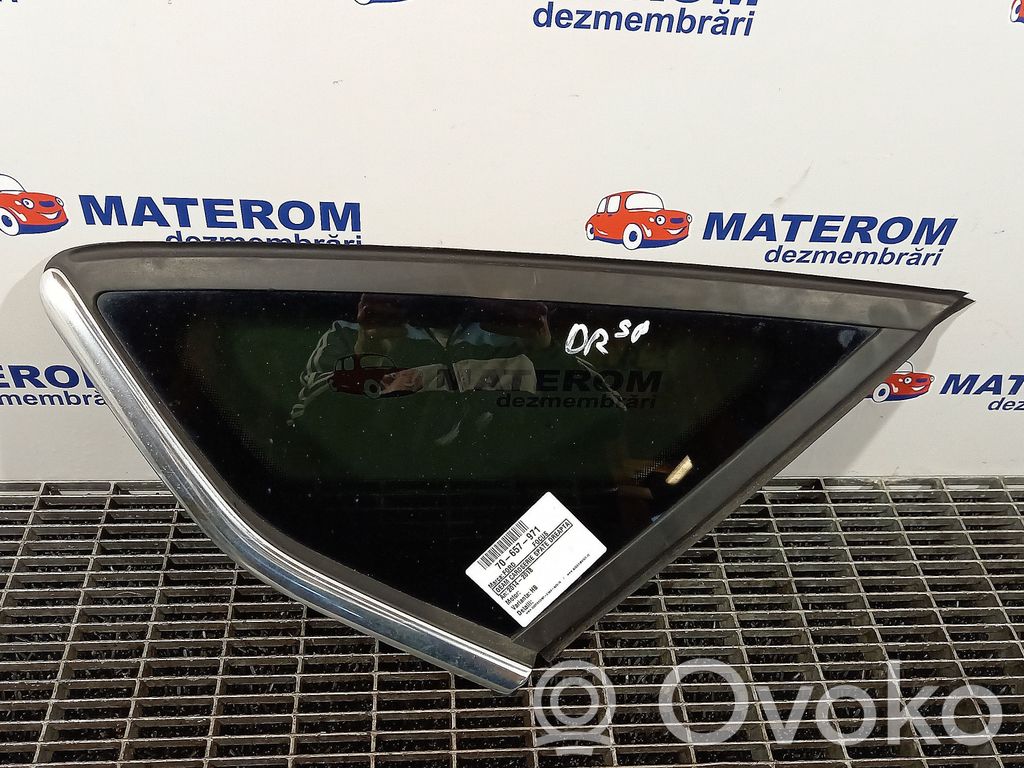Rear side window   2010628