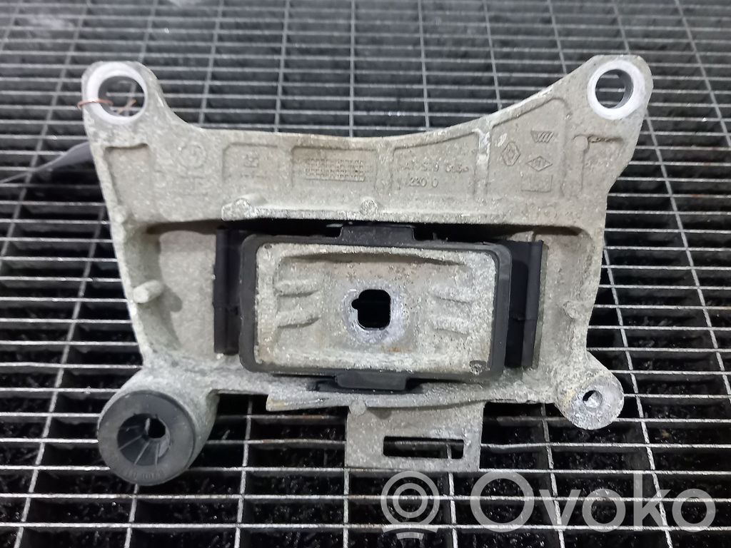 Renault Fluence Gearbox mounting bracket 