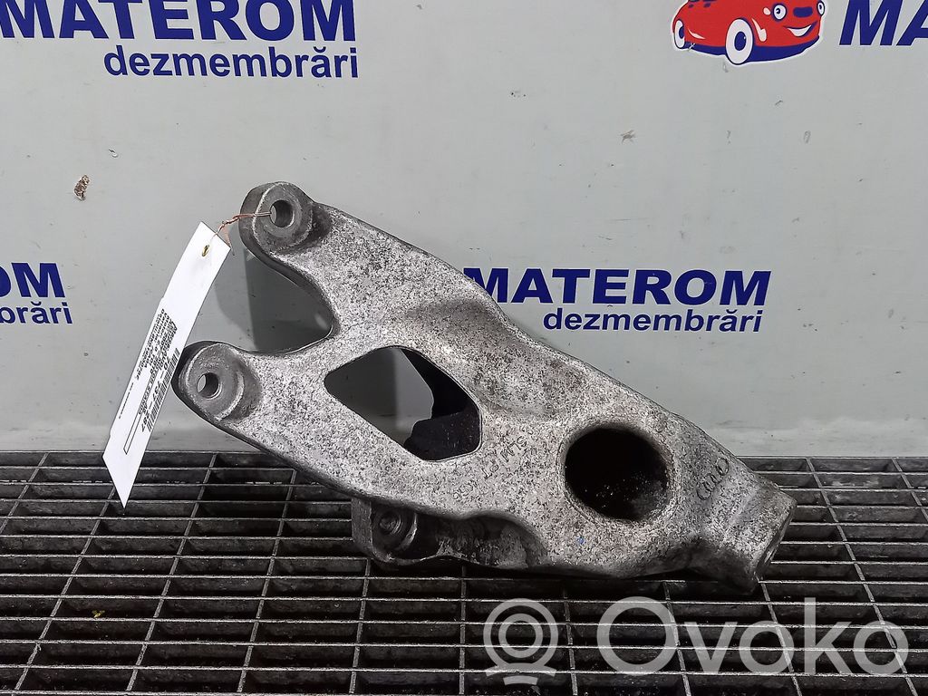 Engine mount bracket   8K0199307BE