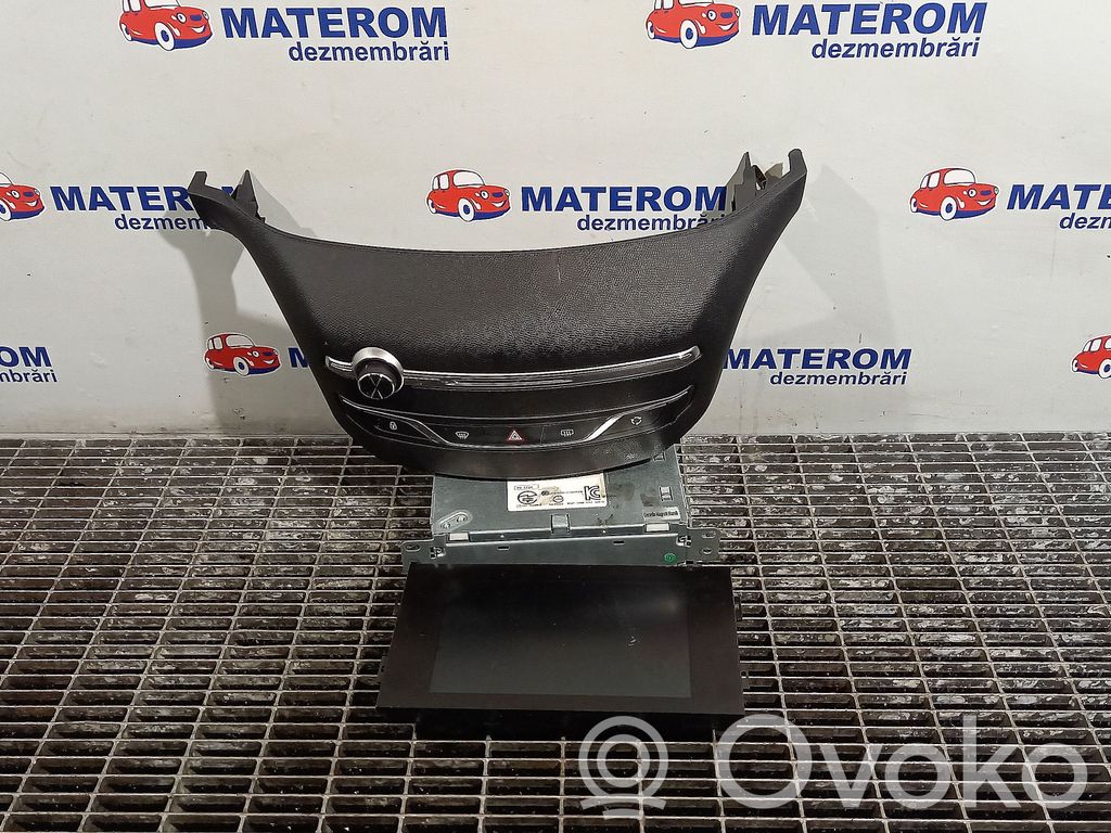 Peugeot 308 Unitate principală radio/CD/DVD/GPS 