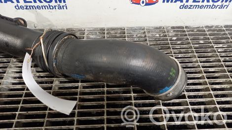 Volkswagen PASSAT B6 Tube d'admission de tuyau de refroidisseur intermédiaire