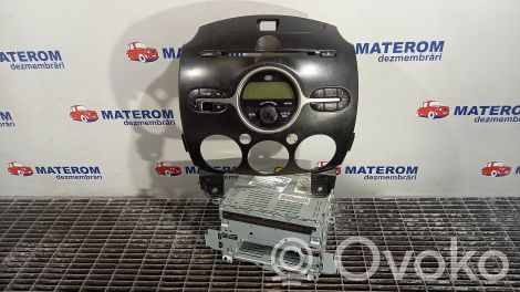Mazda 2 Unitate principală radio/CD/DVD/GPS 