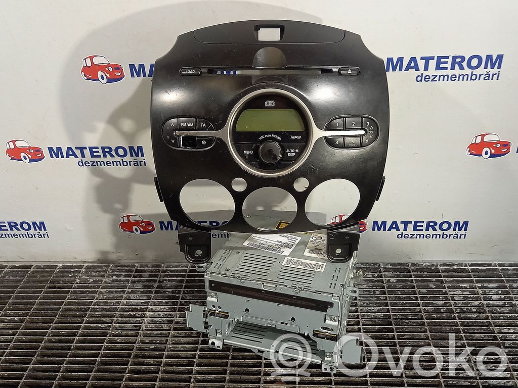 Mazda 2 Panel / Radioodtwarzacz CD/DVD/GPS 