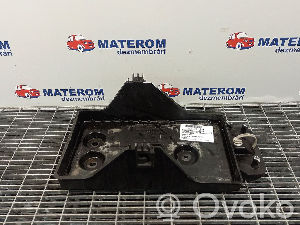 Mazda CX-5 Engine mount bracket 
