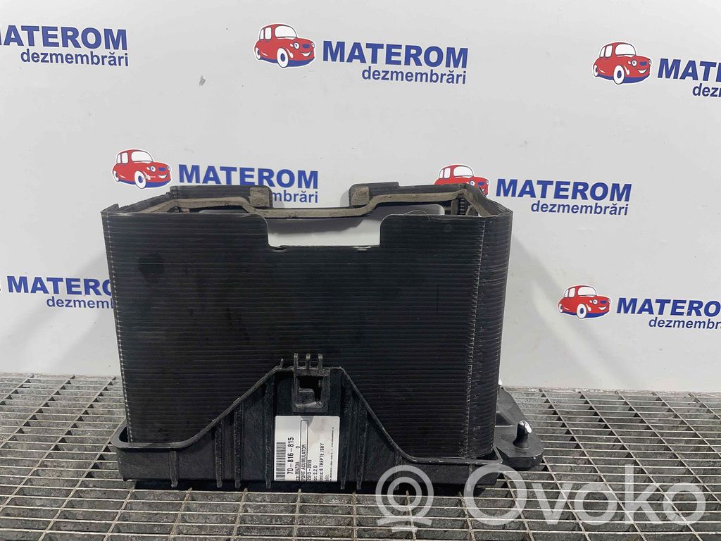 Engine mount bracket   KE7056041B