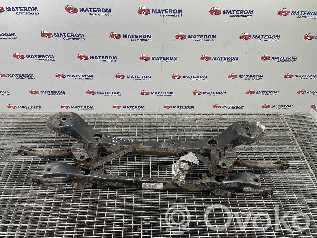 Ford Focus Galinis traversas 