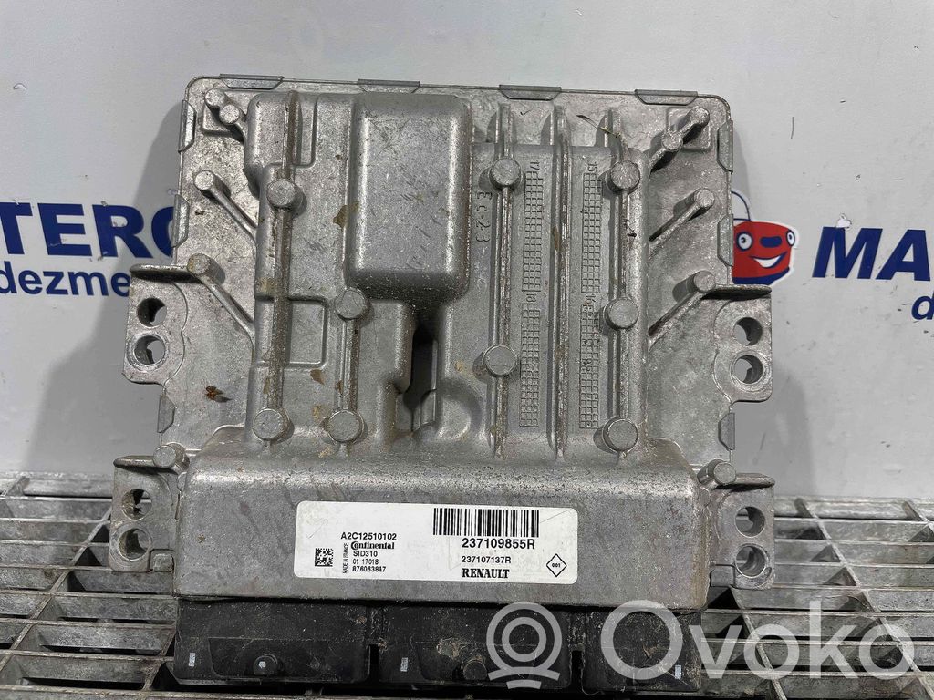 Dacia Duster Engine control unit/module 