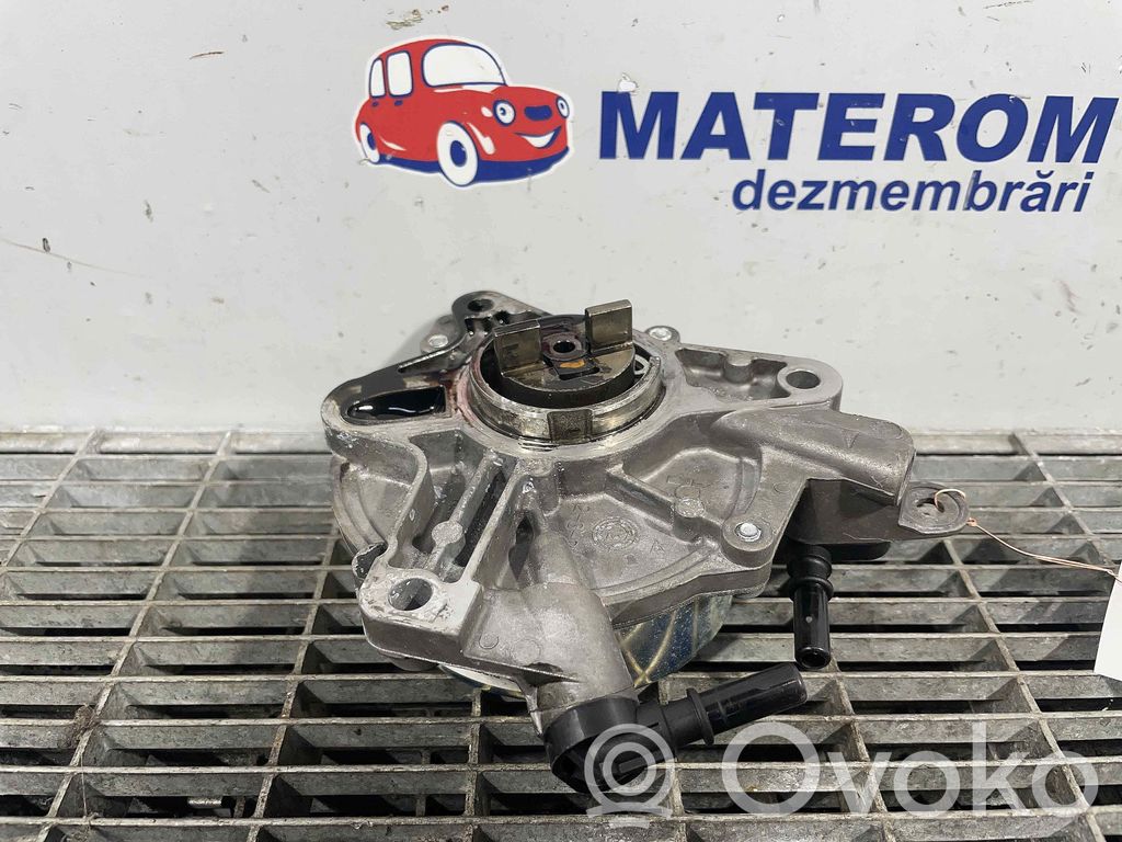 Ford Kuga II Vacuum pump 