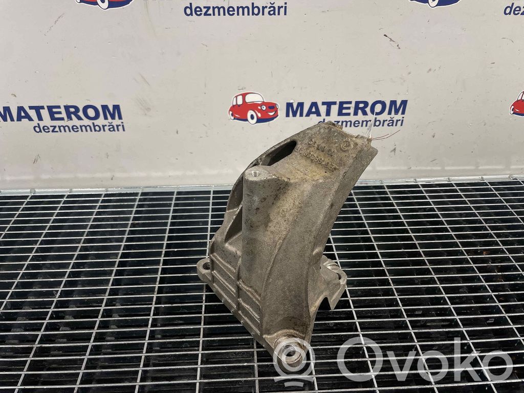 Engine mount bracket   4E0199308BF