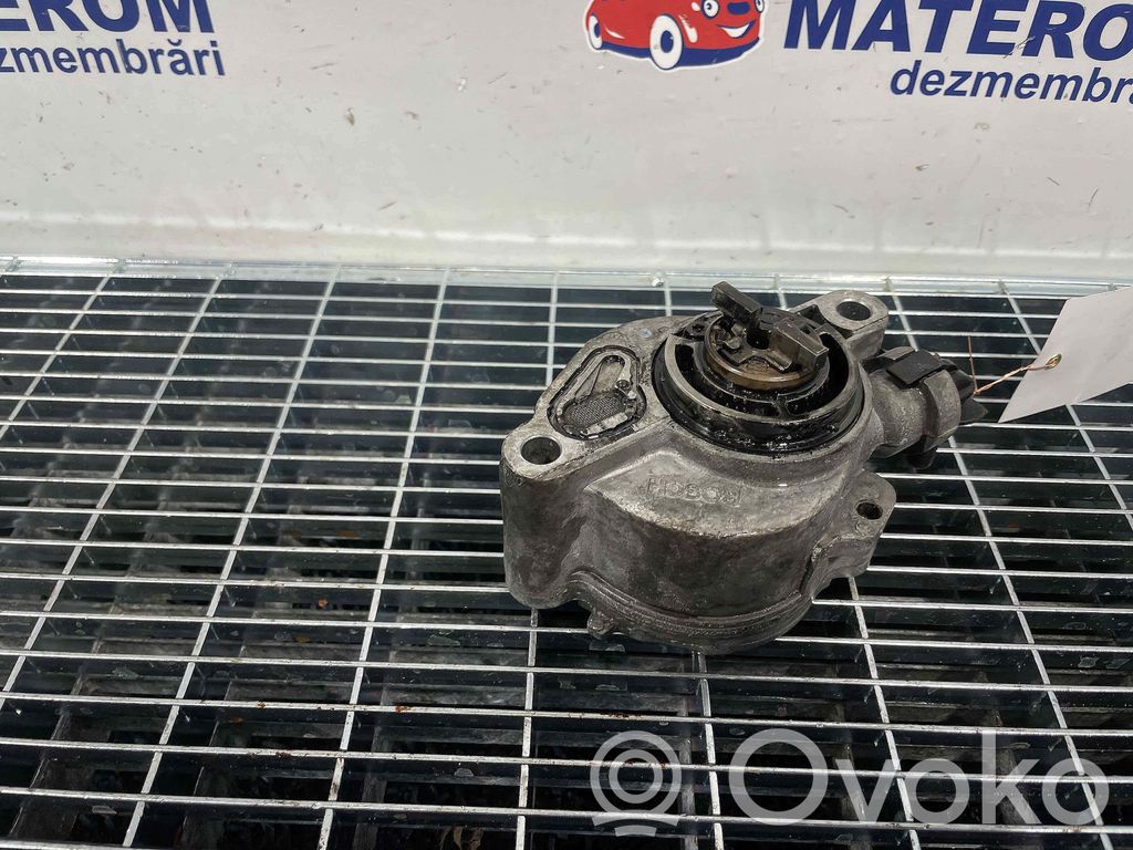 Volvo V50 Bomba de vacío 