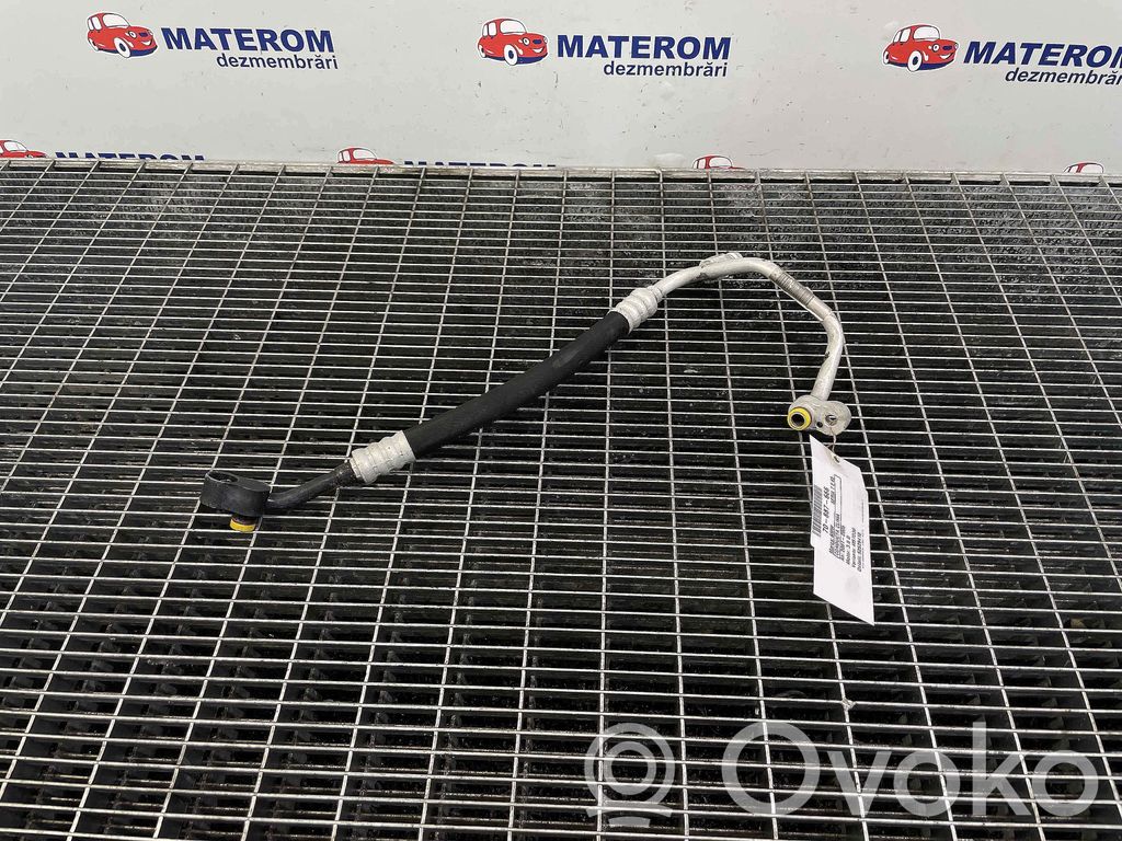 Ilmastointilaitteen putki (A/C)   52529410