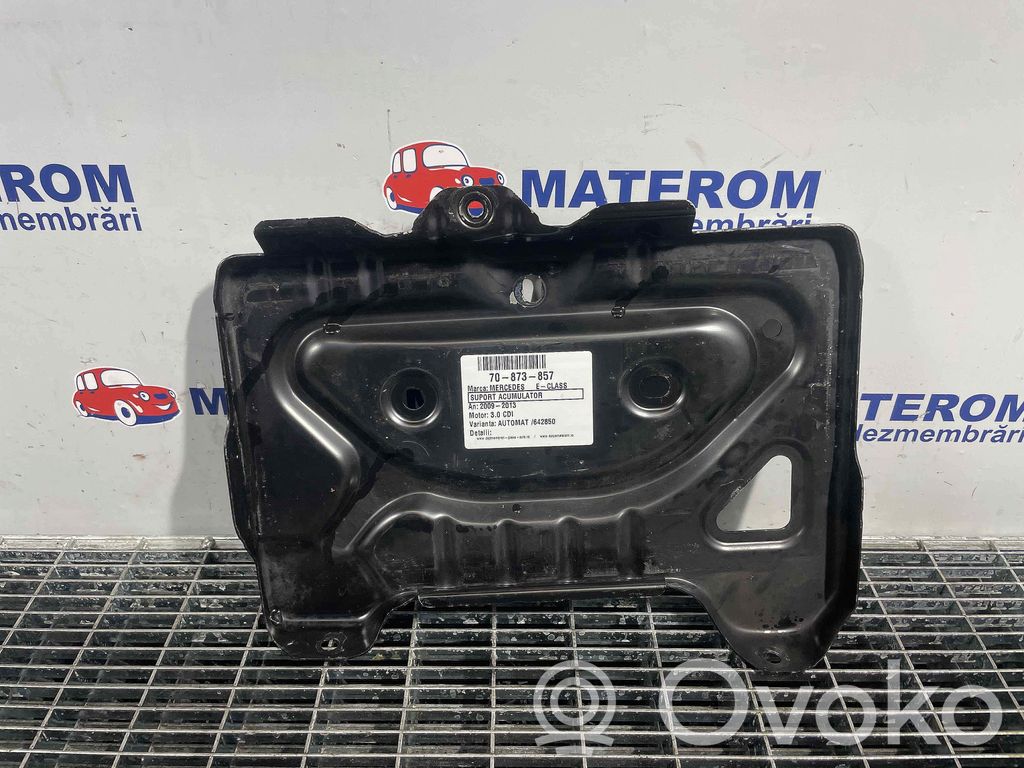 Mercedes-Benz E W212 Staffa di montaggio della batteria