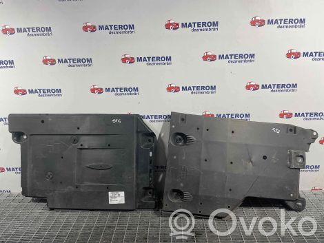 Toyota Auris E180 Otros repuestos de carrocería inferior 