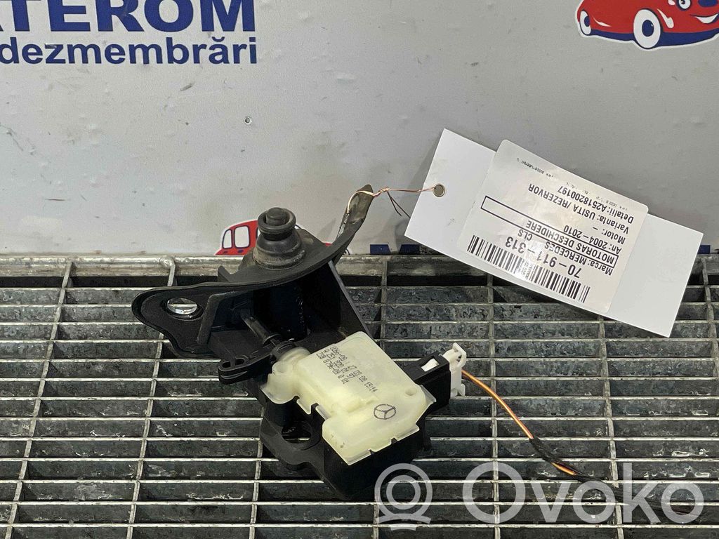 Mercedes-Benz CLS C219 Motorino di blocco/chiusura del portellone del bagagliaio