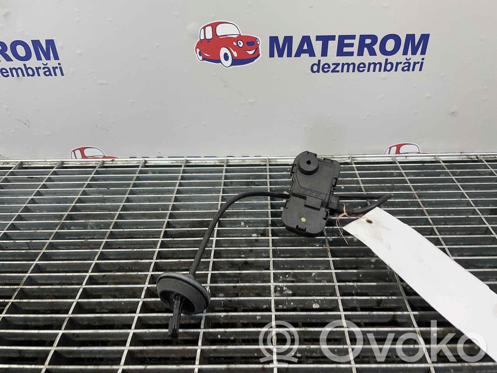 Iveco Daily 35 - 40.10 Motorino di blocco/chiusura del portellone del bagagliaio