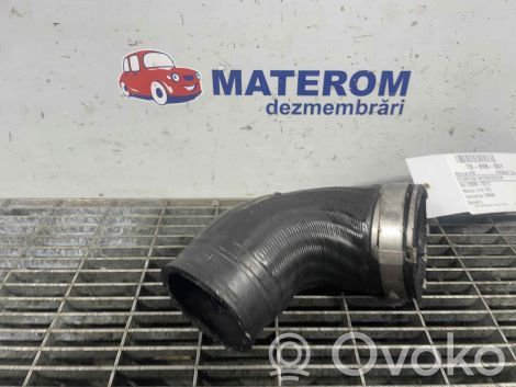 Volkswagen PASSAT CC Manguera/tubo del intercooler 