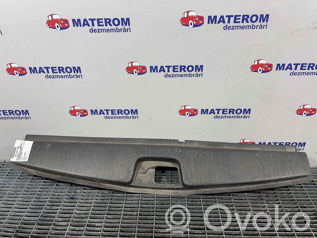 Dacia Logan II Garniture de couvercle de coffre arriere hayon