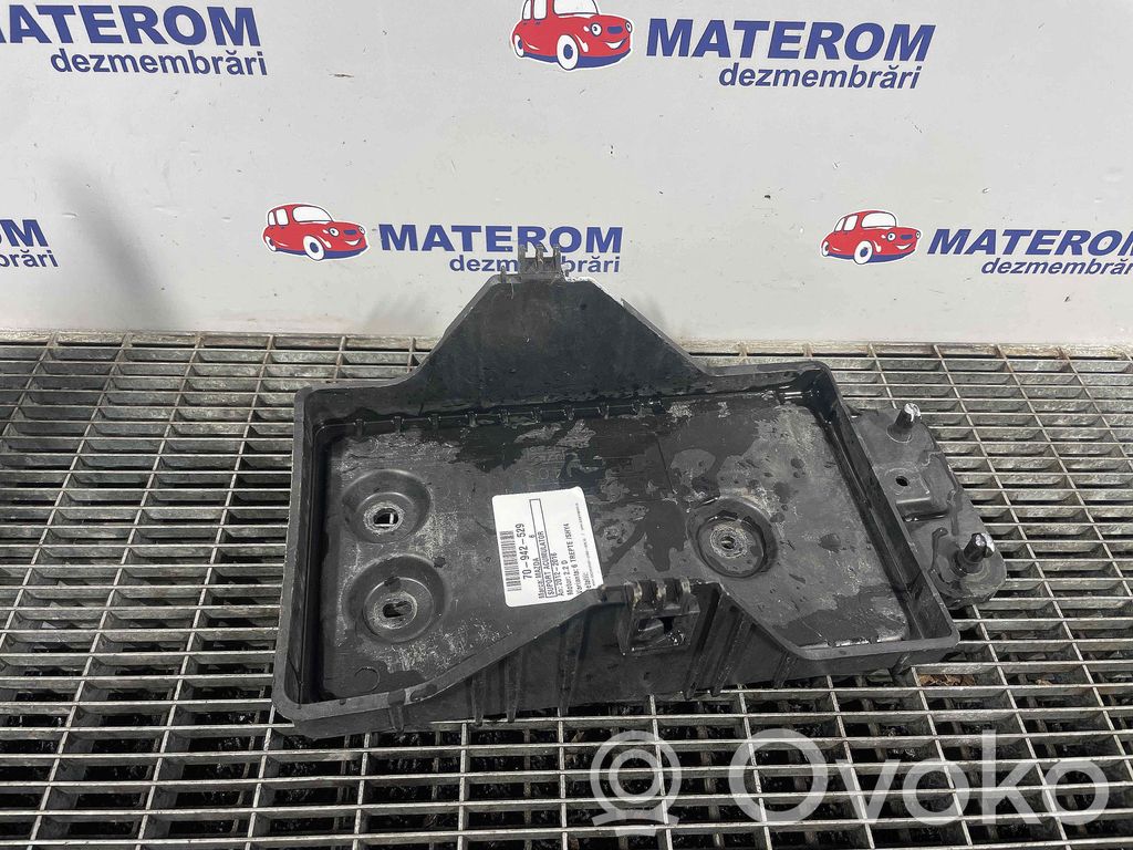 Mazda 6 Engine mount bracket 