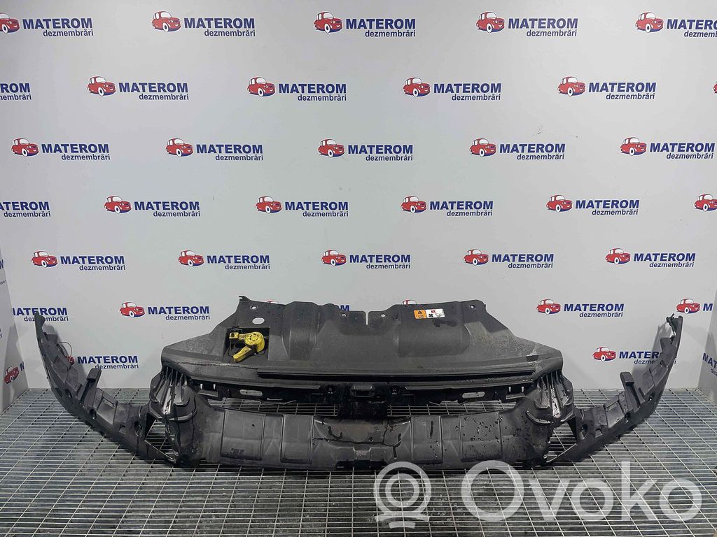 Ford Focus Front bumper mounting bracket 