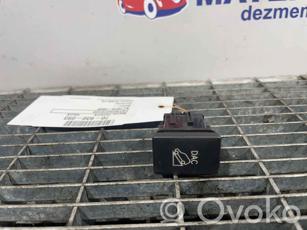 Toyota Hilux (AN120, AN130) Alte comutatoare/butoane 
