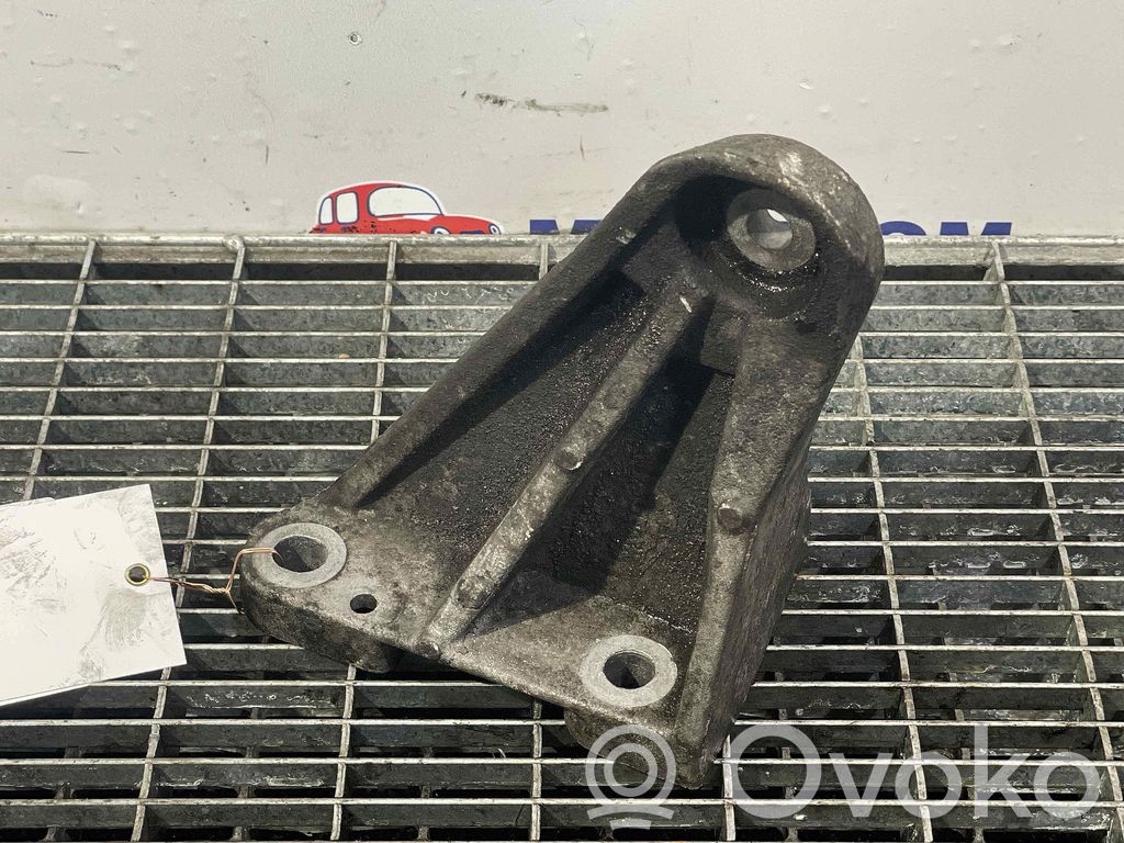 Jaguar XF X250 Engine mount bracket 