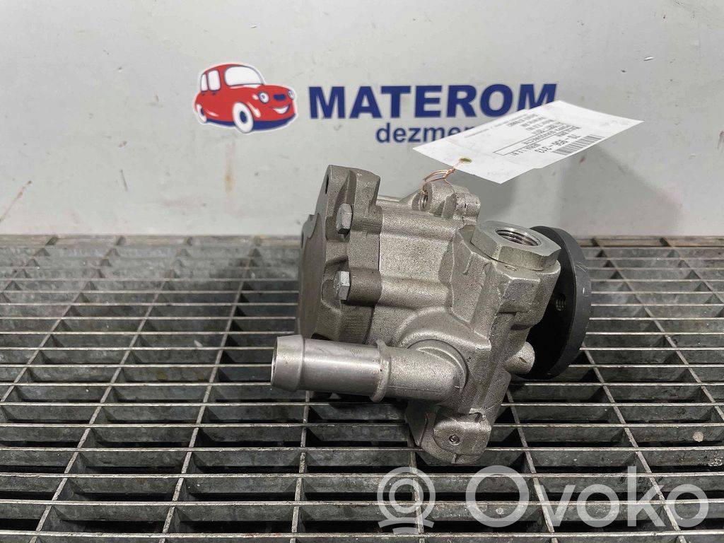 BMW 1 E81 E87 Power steering pump 