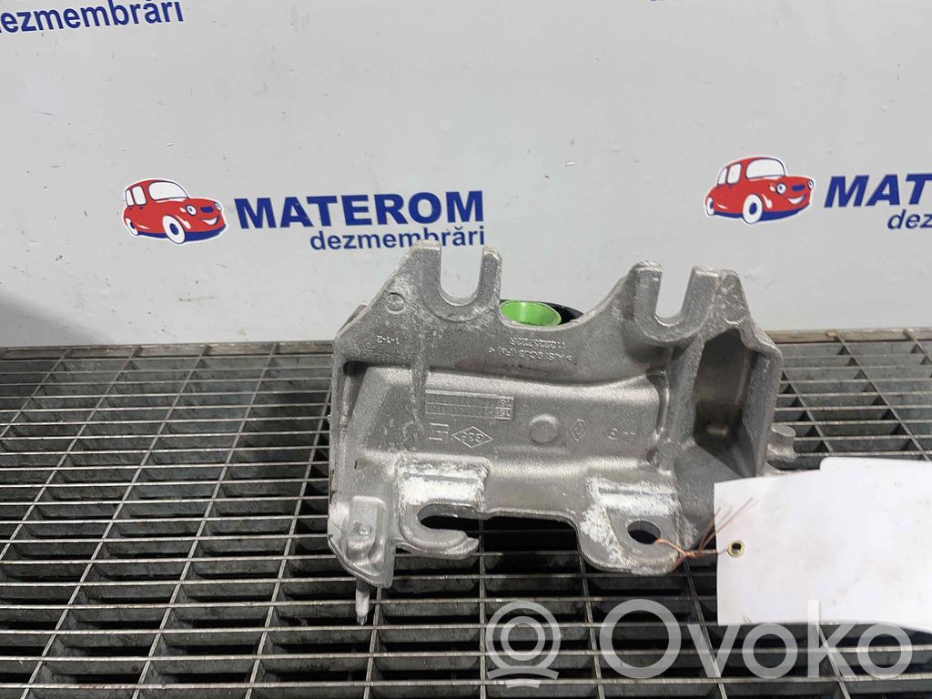Renault Zoe Gearbox mounting bracket 