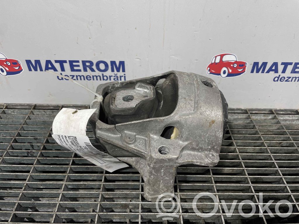 Audi A5 8T 8F Engine mount bracket 