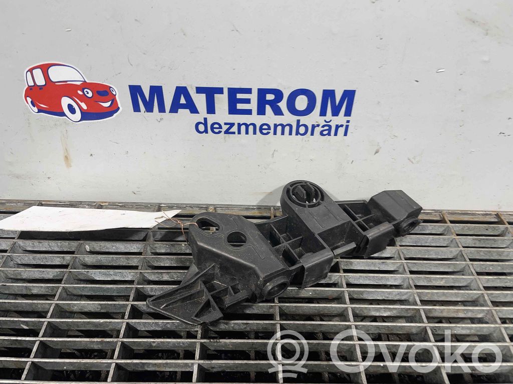 Opel Corsa E Front bumper mounting bracket 
