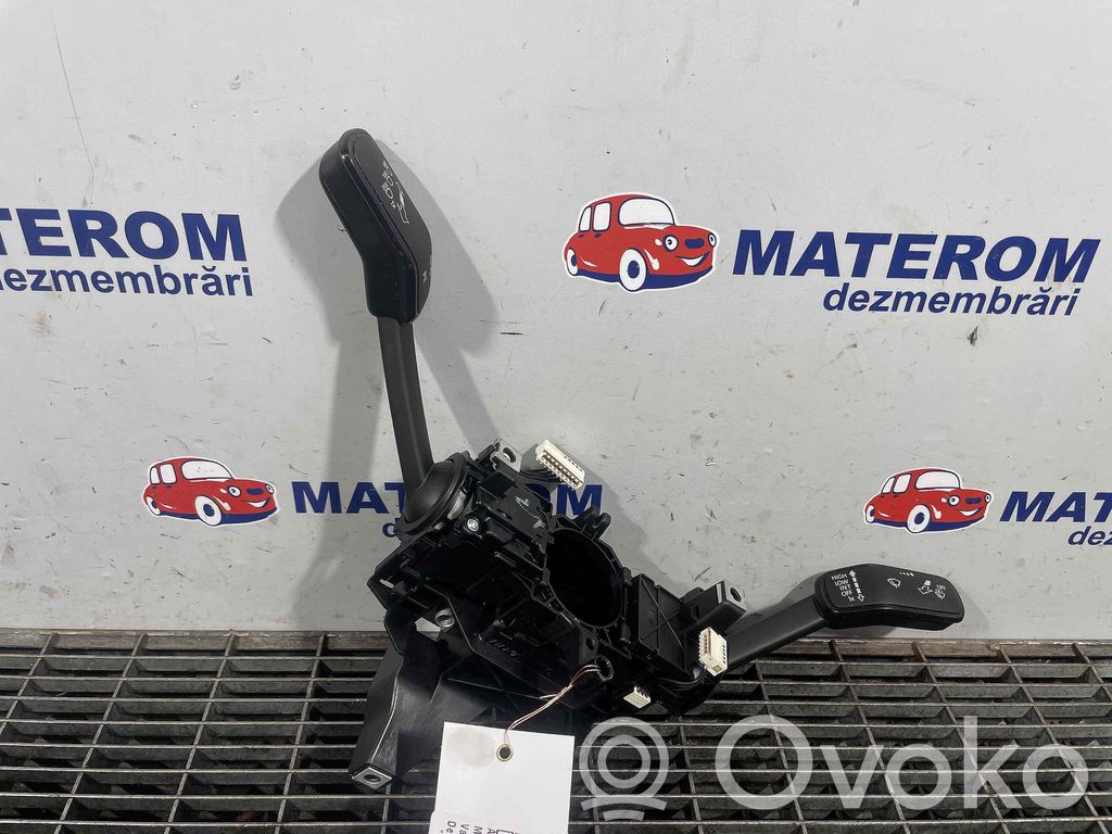 Volkswagen PASSAT B8 Leva indicatori