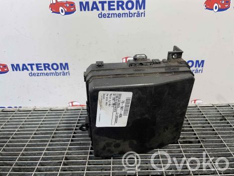 Citroen C-Crosser Fuse module 