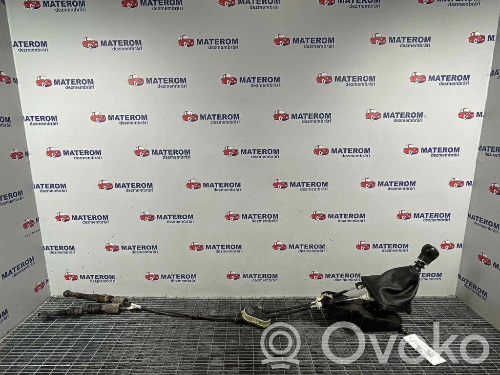Nissan Qashqai Lewarek zmiany biegów / dolny 