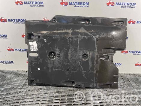 Nissan Qashqai Cita veida apakšas detaļa 