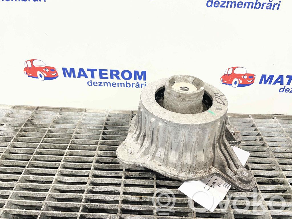 Mercedes-Benz C W205 Supporto di montaggio del motore