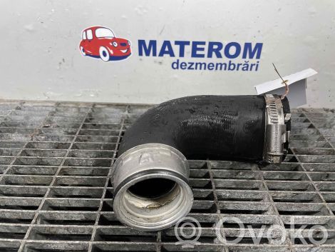 Volkswagen Touareg II Tube d'admission de tuyau de refroidisseur intermédiaire