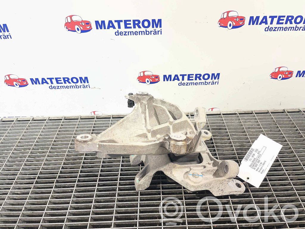 Gearbox mounting bracket   112541HC3B