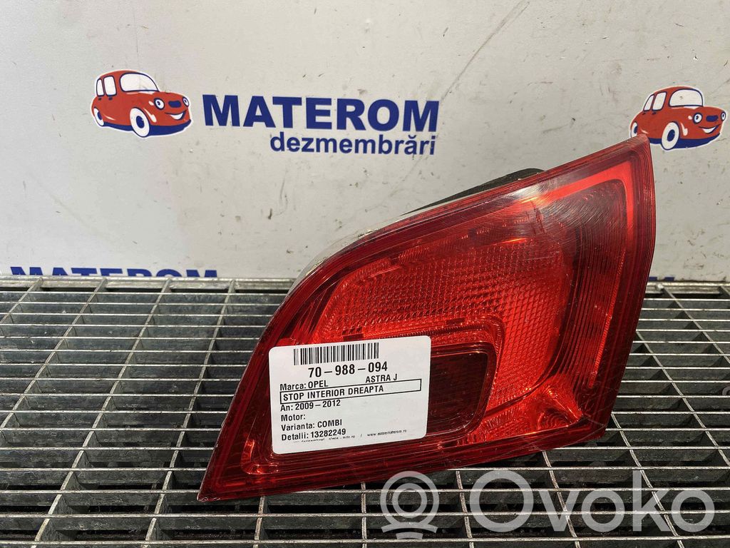 Opel Astra J Luci posteriori del portellone del bagagliaio 