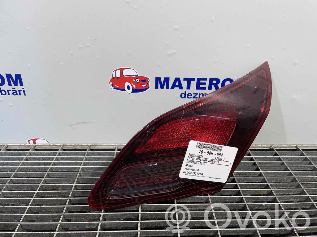 Opel Astra J Feux arrière sur hayon