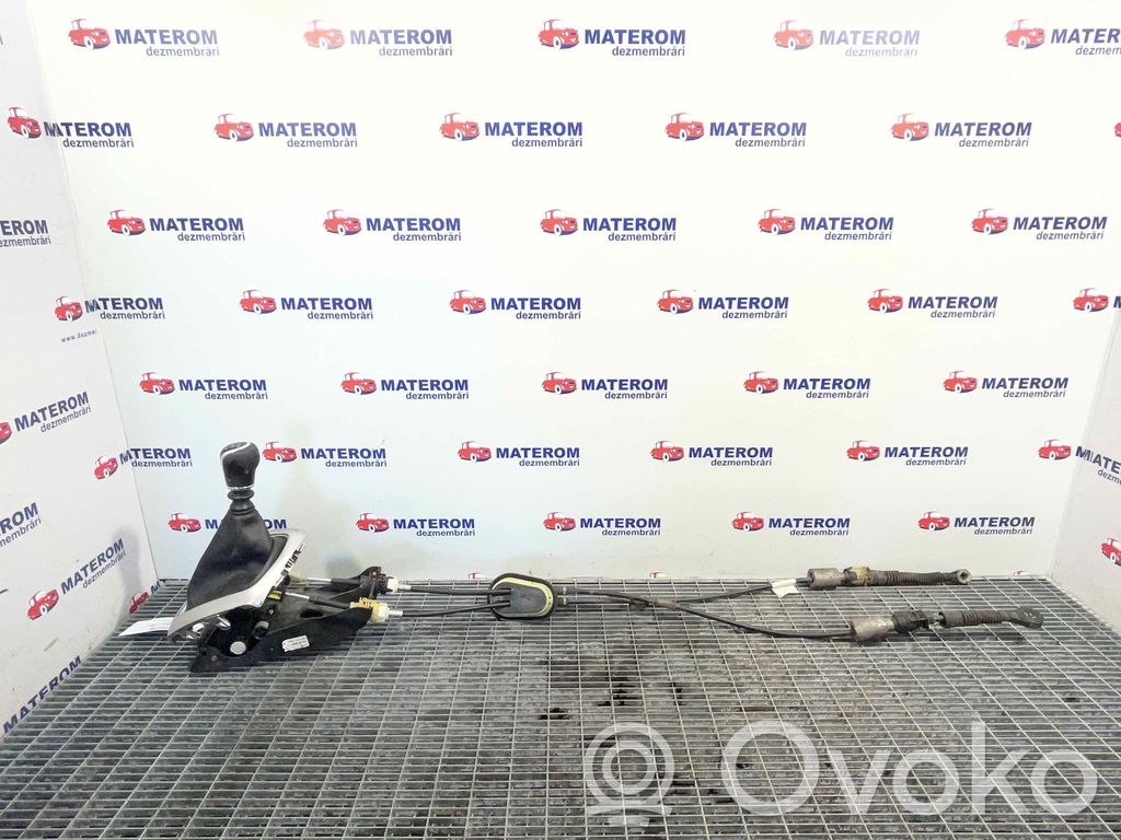 Nissan Qashqai Lewarek zmiany biegów / dolny 