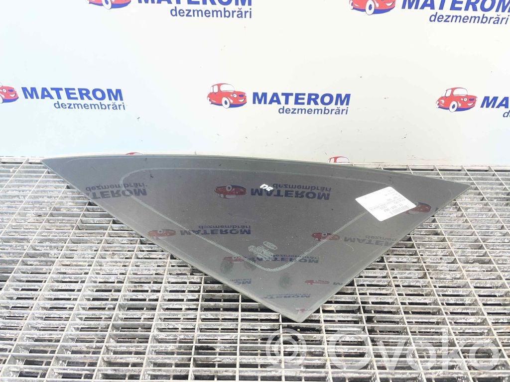 Ford Focus Vidrio lateral trasero 