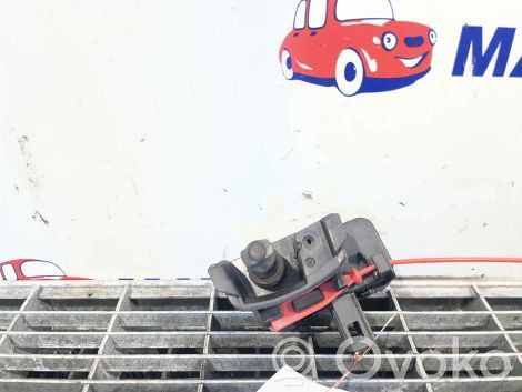 Audi A5 8T 8F Siłownik zamka tylnej klapy bagażnika