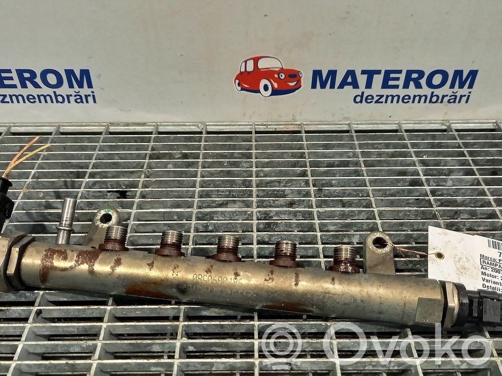 Peugeot 4007 Rampă alimentare injectoare 