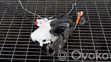 Opel Zafira C Zamek drzwi przednich 