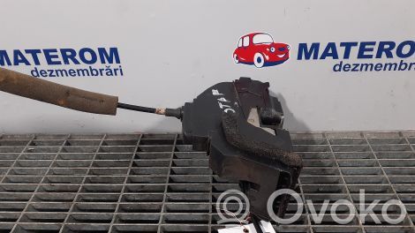 Nissan Qashqai Priekšpusē slēdzene 