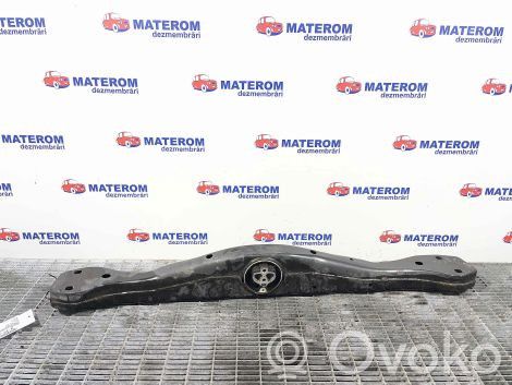 Volkswagen Touareg II Traverse inférieur support de radiateur