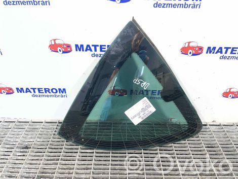 Peugeot 407 Vitre latérale arrière 