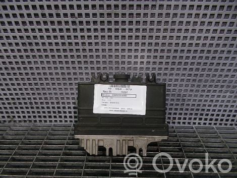 Volkswagen PASSAT B4 Variklio valdymo blokas 