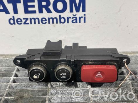 Alfa Romeo 159 Botón interruptor de luz de peligro