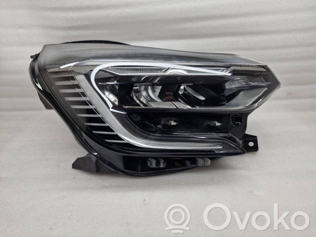 Renault Captur II Scheinwerfer 